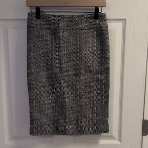 LOFT Black and White Textured Pencil Skirt